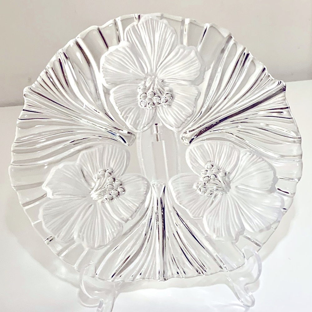 Mikasa Germany 9.25” Hibiscus Frosted Crystal Serving or Luncheon Plate